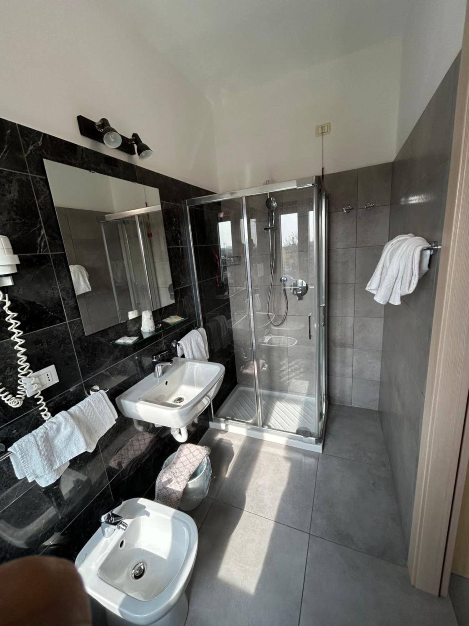 Hotel Marchina Brescia Luaran gambar